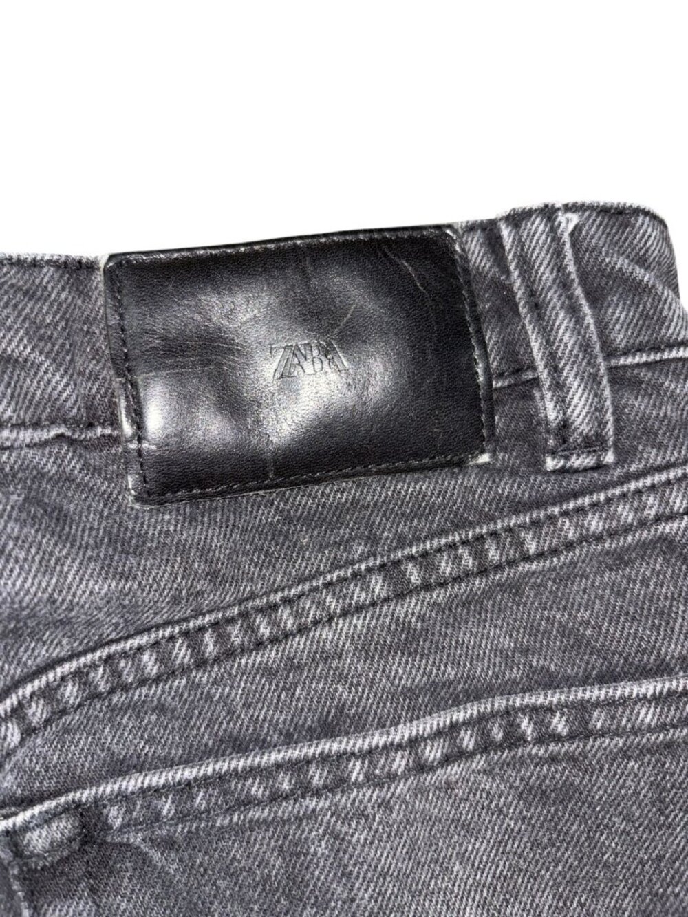 Zara Blackwash Size 26 Raw Hem Button Fly Jeans - Picture 7 of 7